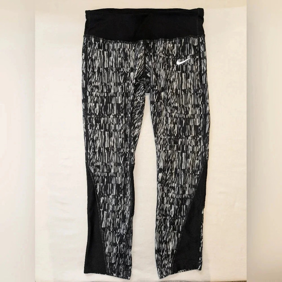 Nike women's graphic DRI-FIT tight running Capri leggings, size XS , black/white - Picture 1 of 10